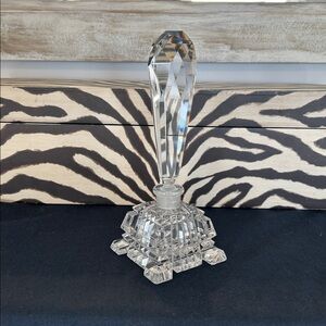 Luxury vintage perfume bottle square gladd base and elongated stopper Antique